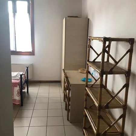 Adige Hostel *
